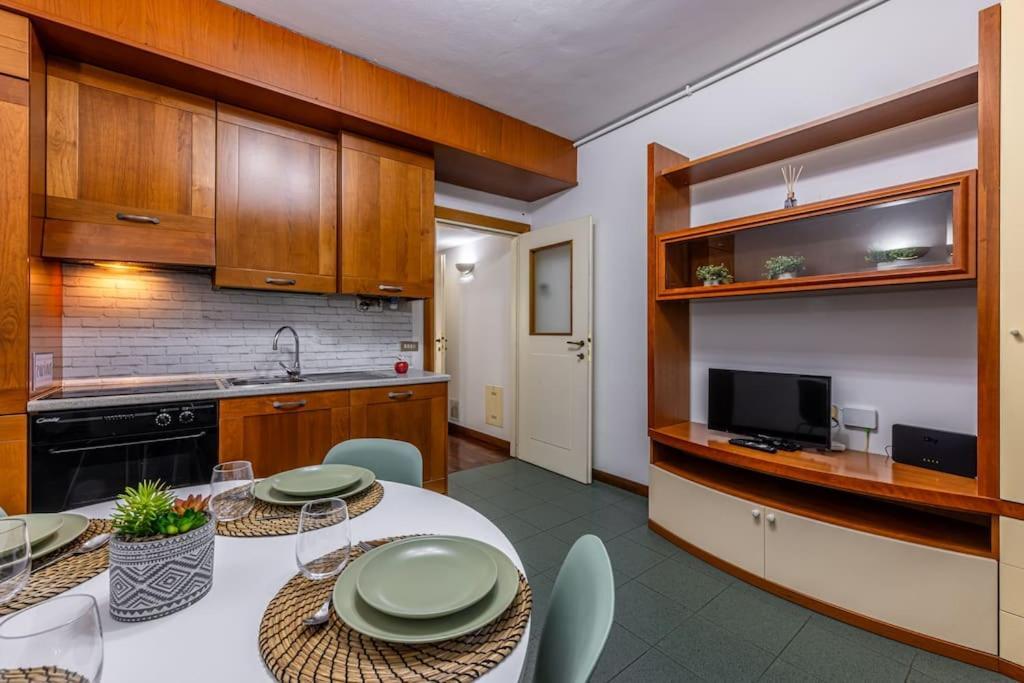 Апартаменти Close To Duomo Lovely City Center Flat Мілан Екстер'єр фото