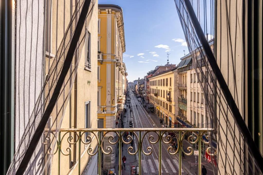 Апартаменти Close To Duomo Lovely City Center Flat Мілан Екстер'єр фото