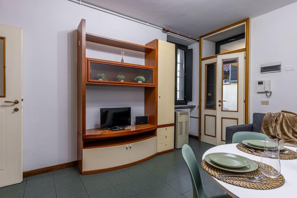 Апартаменти Close To Duomo Lovely City Center Flat Мілан Екстер'єр фото